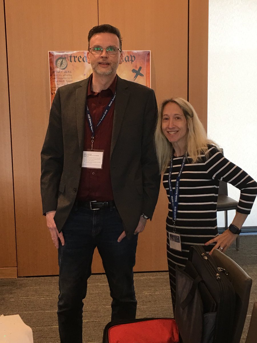 zigette1's tweet image. #techcurr #educ5103 #MobileSummit2018 My distance ed Professor...#FanGirl