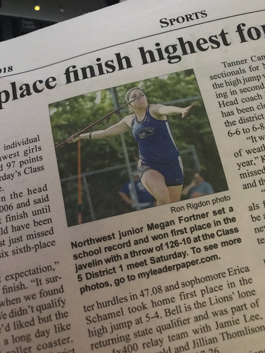 CheapSeatsPhoto's tweet image. Yes! @megfort6 is the Champion of teenagers throwing a pointy stick the farthest! #Javalin @nhsgirlstrack @NORTHWEST_LIONS @SuptNorthwest @NorthwestRISD #SheRocks #KindOfABigDeal @brit_fort18 @gfortner16 @taayyy27