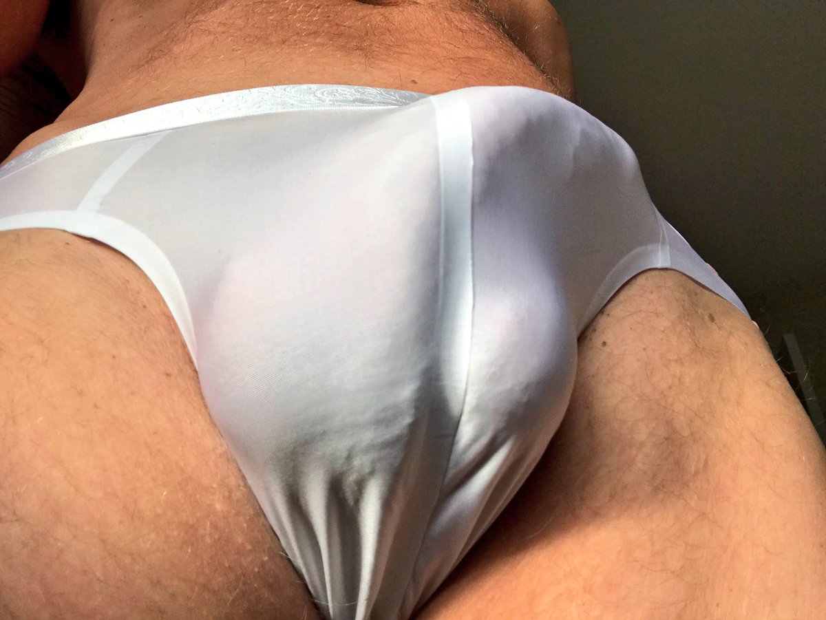 GregFlet's tweet photo. White ice silk briefs #tightywhities #tightywhitieswednesday https://t.co/xikjxNPZmE