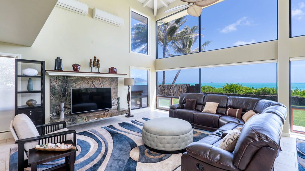 Oahucom's tweet image. FEATURED PROPERTY: Kailua Beach front OCEAN HOUSE
Location: Kalama Tract, Kailua, HI, USA
5 Bedroom; 5 Bathroom
Sleeps up to 12 people
7 Night Minimum Stay
buff.ly/2GjSycb

View more properties: buff.ly/2IeHiQD
#hawaii #oahu #vacationrental #vacation #holiday