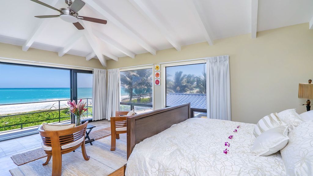 Oahucom's tweet image. FEATURED PROPERTY: Kailua Beach front OCEAN HOUSE
Location: Kalama Tract, Kailua, HI, USA
5 Bedroom; 5 Bathroom
Sleeps up to 12 people
7 Night Minimum Stay
buff.ly/2GjSycb

View more properties: buff.ly/2IeHiQD
#hawaii #oahu #vacationrental #vacation #holiday