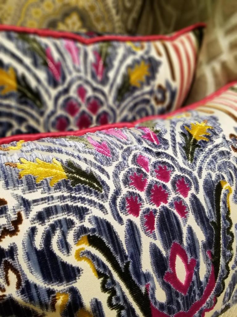 JFandC's tweet photo. INTRICATE &amp; elegant with exquisite texture | 
Visit our showroom to view the full #studioj collection exclusively by @jffabrics
[featuring BAROQUE 68SJ101]
#interiordesign #design #exclusive #velvet https://t.co/spNhmIurGu