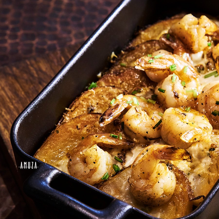 spassomid's tweet photo. PAPA GRATIN + CAMARONES | GRATED POTATOES + SHRIMP
con queso de oveja y paprika | With sheep cheese &amp; paprika

#Amuza #delicious #resturant #fun #friends #food #instagram #love https://t.co/0gSKpQbvt4