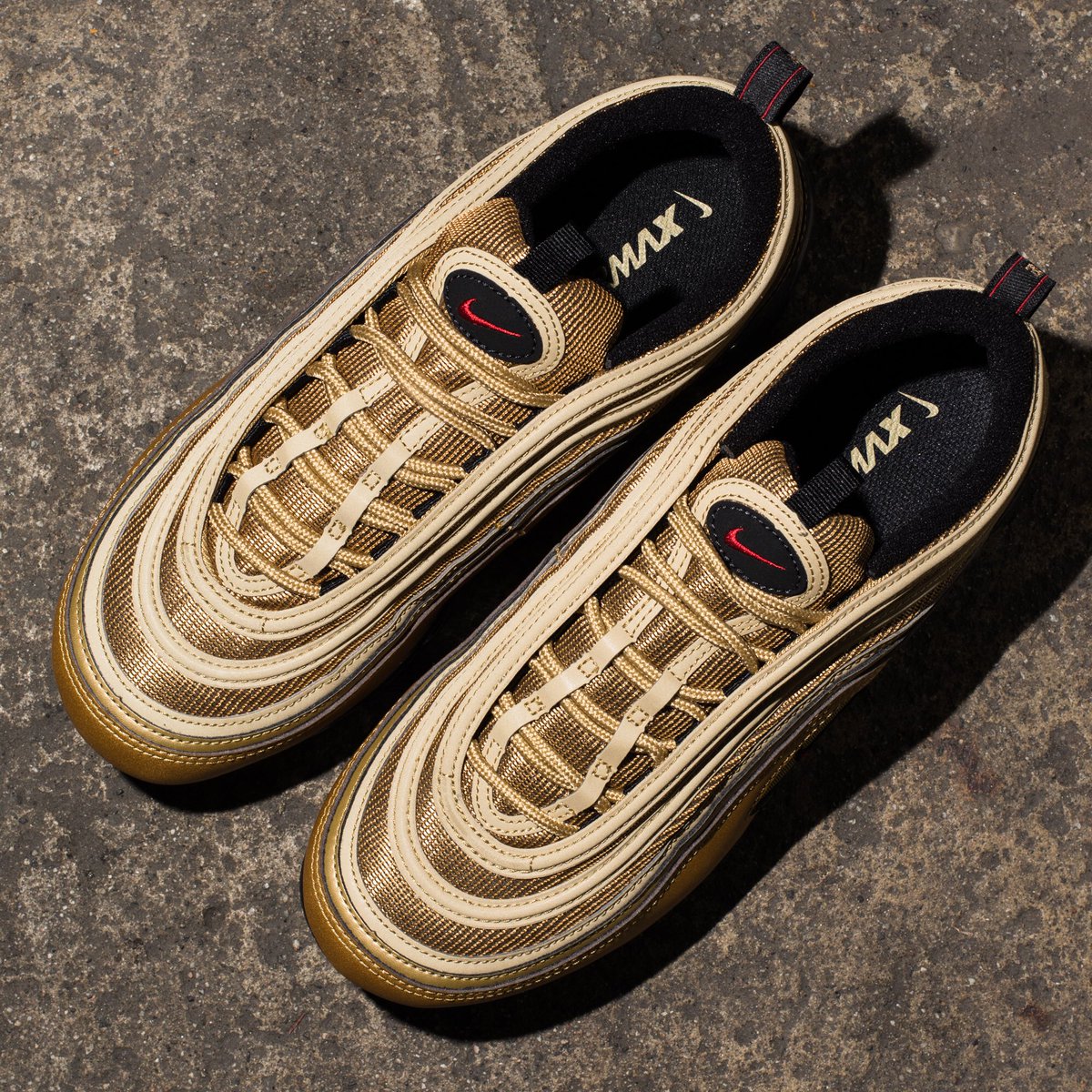 UNDEFEATED_SF's tweet photo. Nike Air Vapormax 97 “Metallic Gold” // Available Thursday 5/17 at All Undefeated Chapter Stores and https://t.co/ERy4xfwwLm https://t.co/kYpJvtmySt