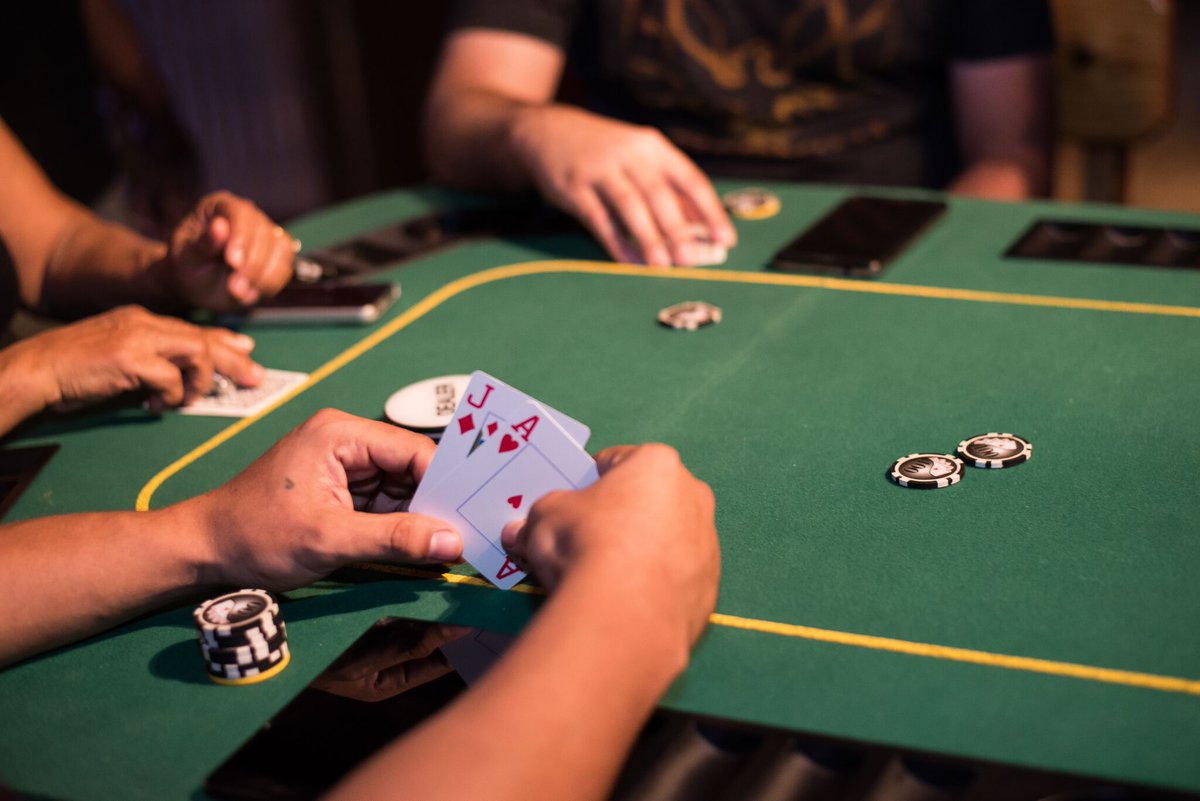 whiskeytreesa's tweet photo. Put on your poker face and join us tonight at 7 pm for Freeroll Poker! ♠️♥️♣️#pokernight #poker #whiskeytree #sanantonio https://t.co/Rv1tZ9o0qi