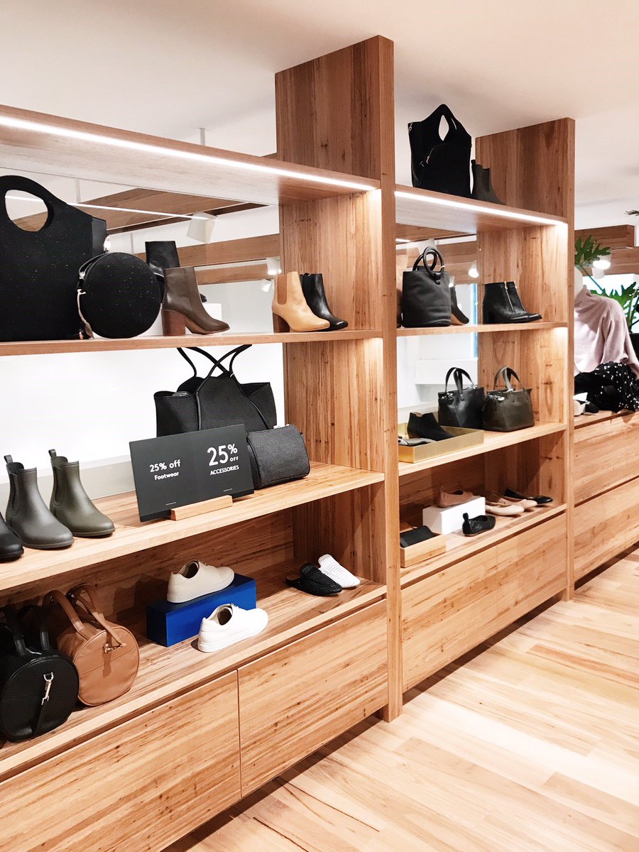 SETimber's tweet image. One of our recent projects for Country Road in St Bondi Junction! Featuring Blackbutt Engineered Flooring for a beautiful, polished finish.

#countryroad #emac #emacconstruction #setimber #sydney #bondijunction #melbourne #blackbutt #timber #flooring #commercial #flooringinspo