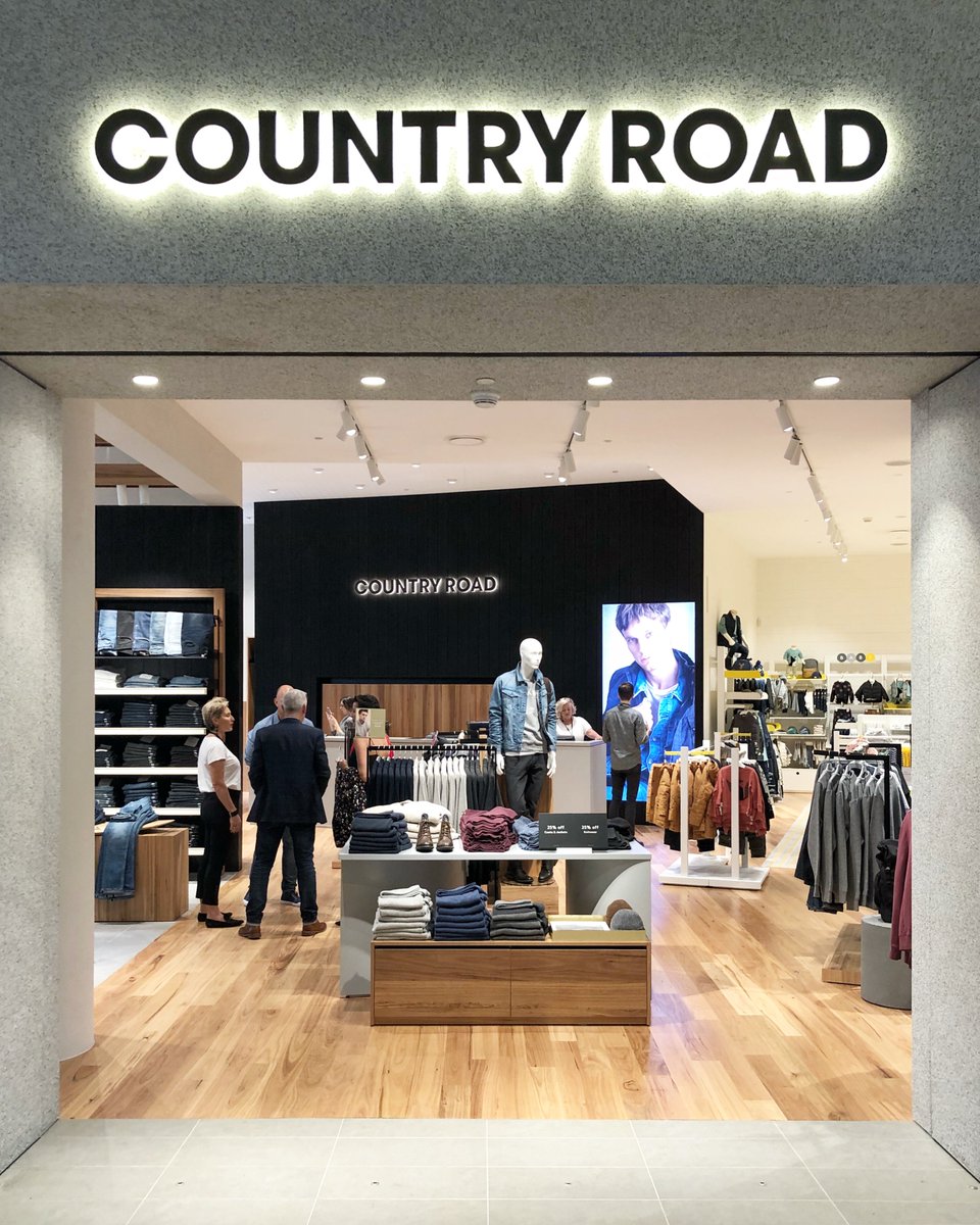 SETimber's tweet image. One of our recent projects for Country Road in St Bondi Junction! Featuring Blackbutt Engineered Flooring for a beautiful, polished finish.

#countryroad #emac #emacconstruction #setimber #sydney #bondijunction #melbourne #blackbutt #timber #flooring #commercial #flooringinspo