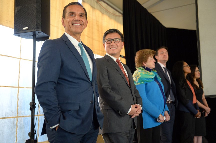 cdfca's tweet photo. TY to everyone who came out for our gubernatorial forum, #BuildingOurFuture2018! You showed up, asked tough questions & demanded the right answers. We're still processing all the footage from the event, but here are a few pics that capture the spirit of the evening. https://t.co/97QKPfVgxf