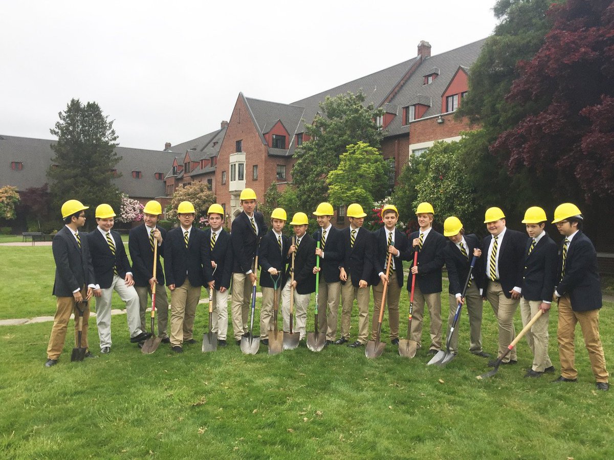 awsUSBdean's tweet photo. Building a new school, figuratively &amp; literally... Today, the #awsusb students posed for the ceremonious #groundbreaking photo. See the photo below, along with a photo from 1923 when @AnnieWright1884 began construction on its current building. #lifeofadean #fromstrengthtostrength https://t.co/syPTjMvT80