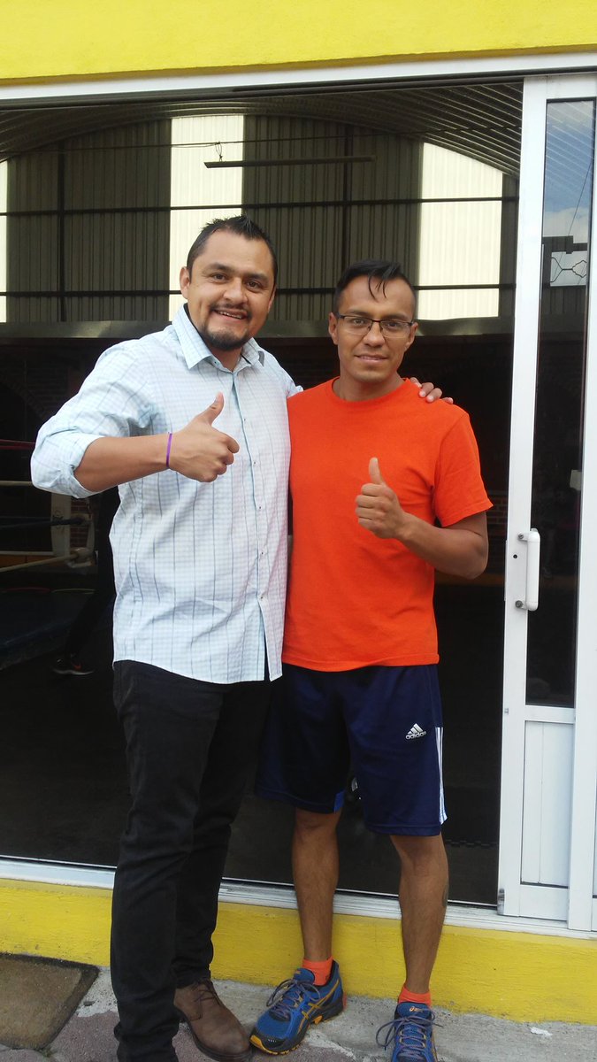 christianayalaO's tweet photo. Gracias a Boxing Club en Camino Real a San Felipe por invitarnos a echar guante éste 26 de mayo #distrito9 #Puebla #boxmexico #AyudameaAyudar #SomosCampeones #elecciones2018 https://t.co/0O5SwxcZ8T