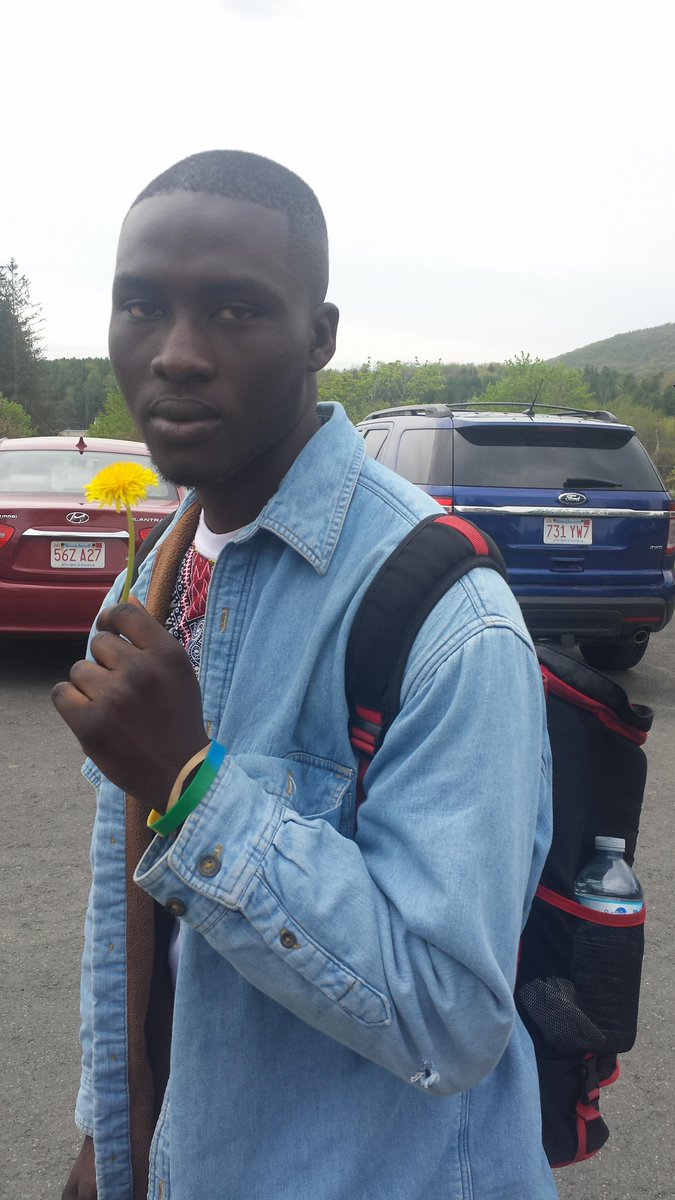 17nboua tweet picture