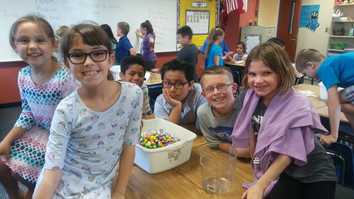 Annalisa_B_'s tweet image. Foil boats. #STEM  #hrelearner #thirdgradescience