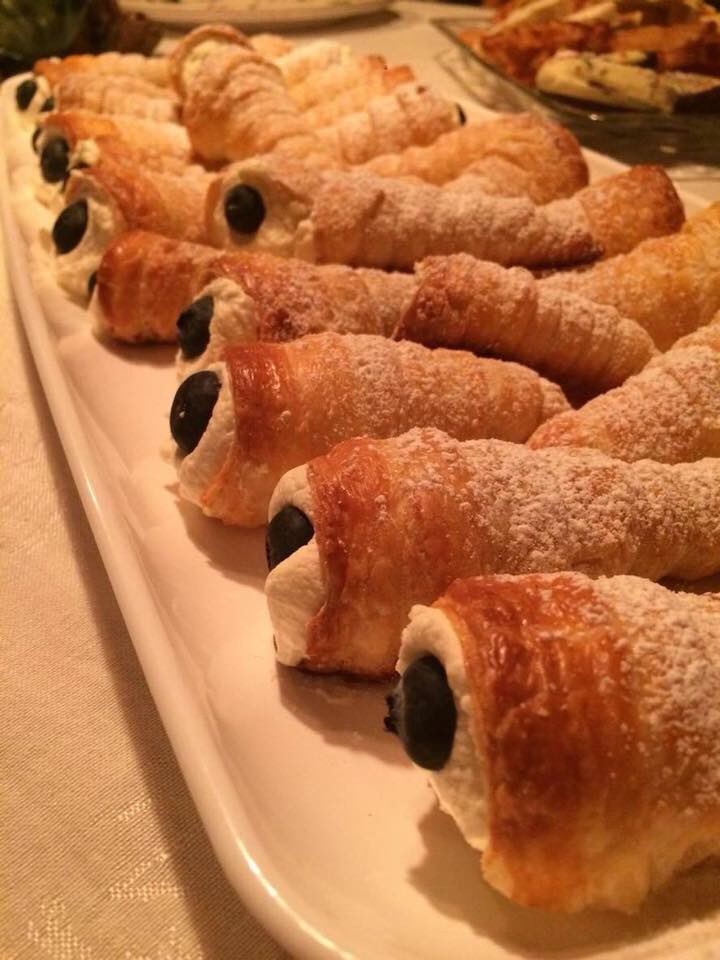 WheelerBakes's tweet photo. Cream horns look great at a party! Check them out at https://t.co/lbLc0GQfQT #wheelerbakes #creamhorn #baking https://t.co/DruLsZxStR