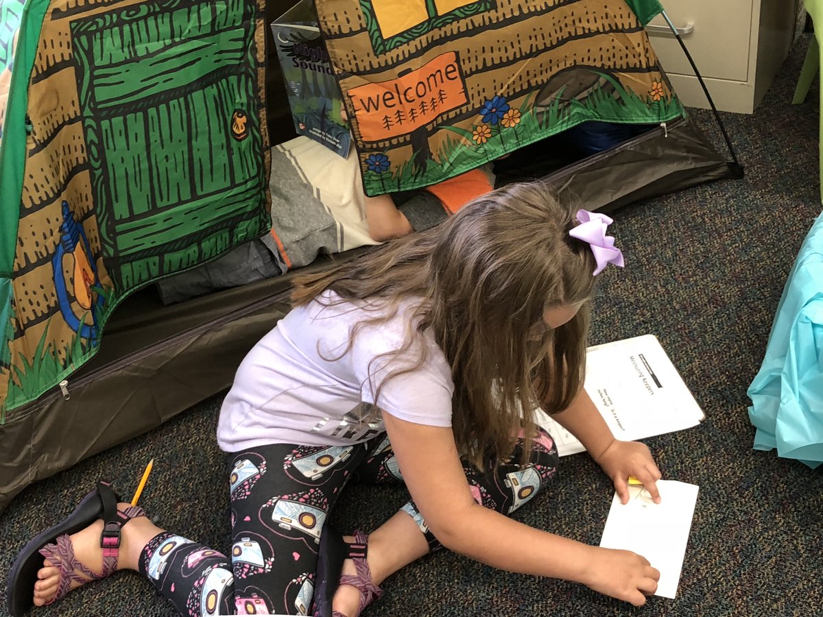 JennyGoings's tweet photo. Classroom fun during Arkansas Week! 😁 #readingtent #measuringfish #razorbackpuzzle https://t.co/wCGlfeEeeK