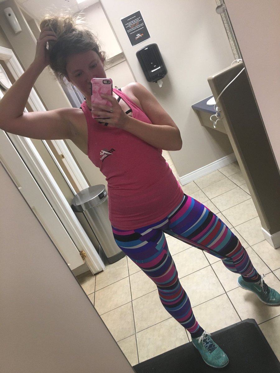 cscoyne72's tweet photo. got Day 3 in of #jenselterchallenge 🤗 #stairmaster #cardio #seltering @JenSelter @fitplan_app https://t.co/gGqv0ZxHDa