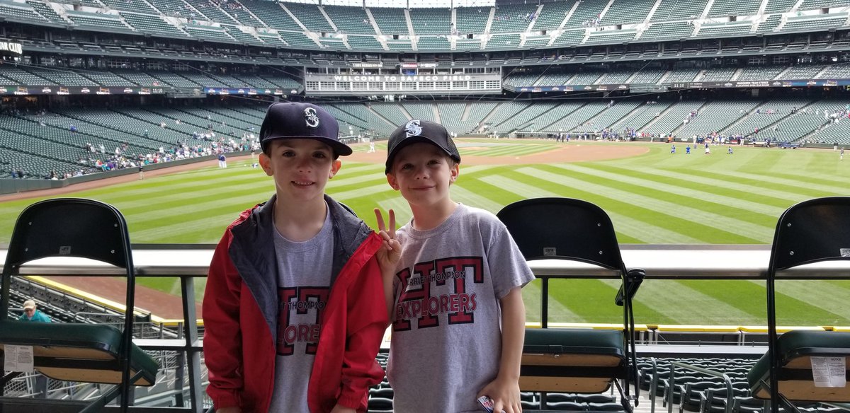 charveb's tweet photo. Happy Birthday present for the Twins today!  I love you William and Xavier.  #GoMariners #marinersdecaday https://t.co/vph2KYnUSl