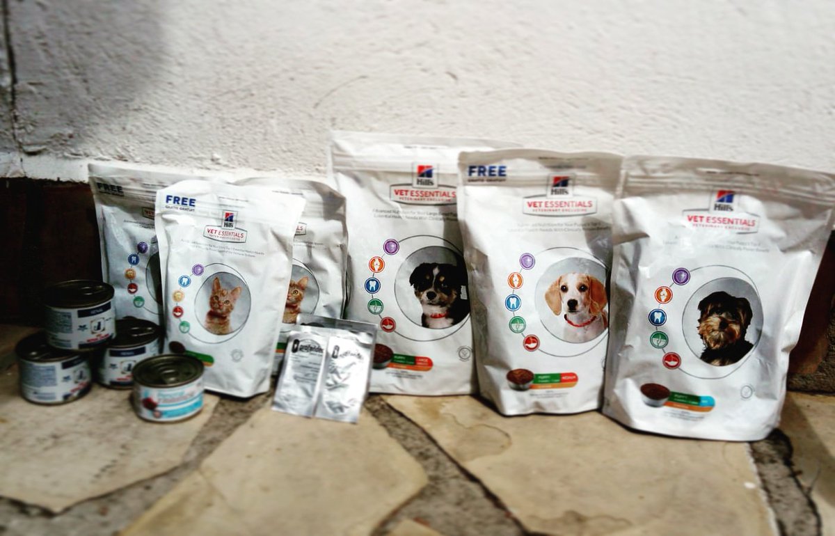 elsquissos's tweet photo. DONATIU: Avui volem agrair a la Sara del Centre Veterinari El Cadell de Sant Fruitós de Bages pel generós donatiu que ens ha fet. Llaunetes de gatet i pinso de gos i gat. Moltes gràcies Sara de part dels #quissos i #mixos de l'associació  i de tot l'equip humà que el formem🐈😊🐕 https://t.co/1WqhOoaNsv
