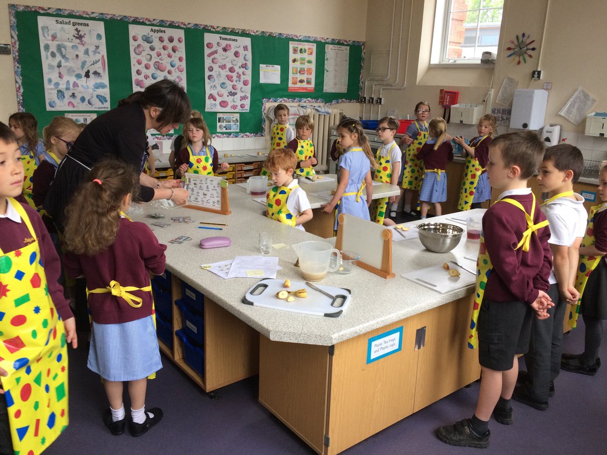 LadysmithFed's tweet photo. Ladysmith Infants Wellbeing Week. Yoga, fruit smoothies and healthy lifestyle activities. https://t.co/QOA5UgK7IO