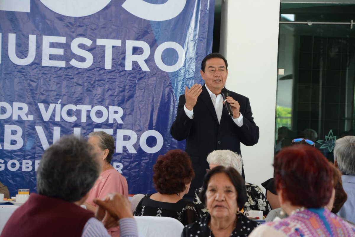 CaballeroSolano's tweet photo. En mi encuentro con los maestros jubilados les agradecí sus años de servicio y reafirmé mi posición de respaldar a los docentes con mejores condiciones para su trabajo.
#MorelosEsNuestro #VíctorCaballero https://t.co/NXMP9tYbps