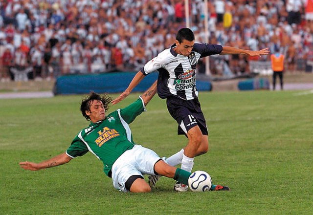 CATalleresdecba's tweet photo. #FelizCumpleEstadioKempes | El Estadio también fue testigo del debut oficial de @Javi_Pastore en #Talleres, uno de los grandes futbolistas que dio el fútbol cordobés en los últimos años. https://t.co/mvpWLfIQWs