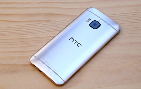 DiarioBitcoin's tweet photo. HTC anuncia nuevo smartphone que emplea la tecnología Blockchain https://t.co/VRBGyJNarf https://t.co/Nl2CQx2Zhe