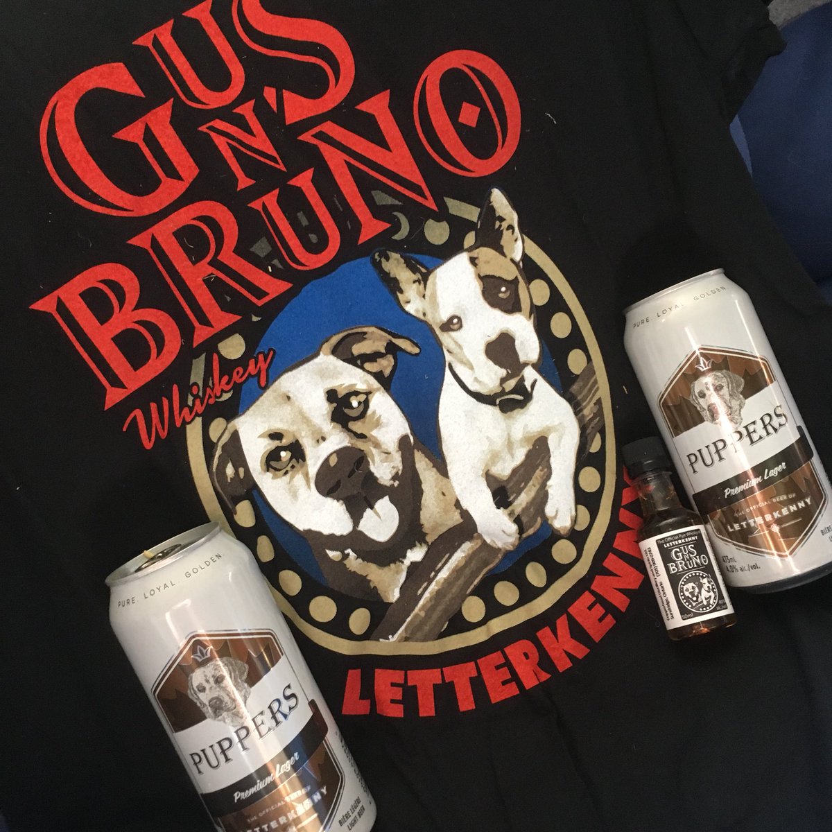 tv_eh's tweet photo. Whoa! Thanks #Letterkenny, #StackBrewing & # #Copperhead distillery for the sweet tee, #Puppers & #GusNBruno beverages. Will be enjoying them this 2-4! @LetterkennyProb @newmetricmedia https://t.co/kUlatwWlAW