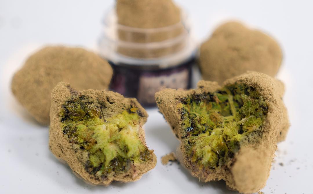 KushingtonChris's tweet photo. All the good Cali moon rocks available @TheWeedBlog #hightimes #weed4 #MarijuanaJusticeAct #CannabisCup https://t.co/SgtKQT9ynW