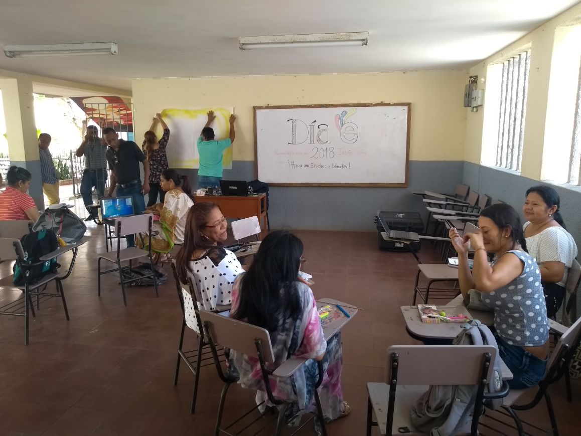 LisethSierra's tweet photo. Internado Indígena San José de Uribia La Guajira se realiza el #diasE reflexionando sobre la efectividad de las estrategias pedagógicas @SvivisBernal https://t.co/2YNsCcFvs7