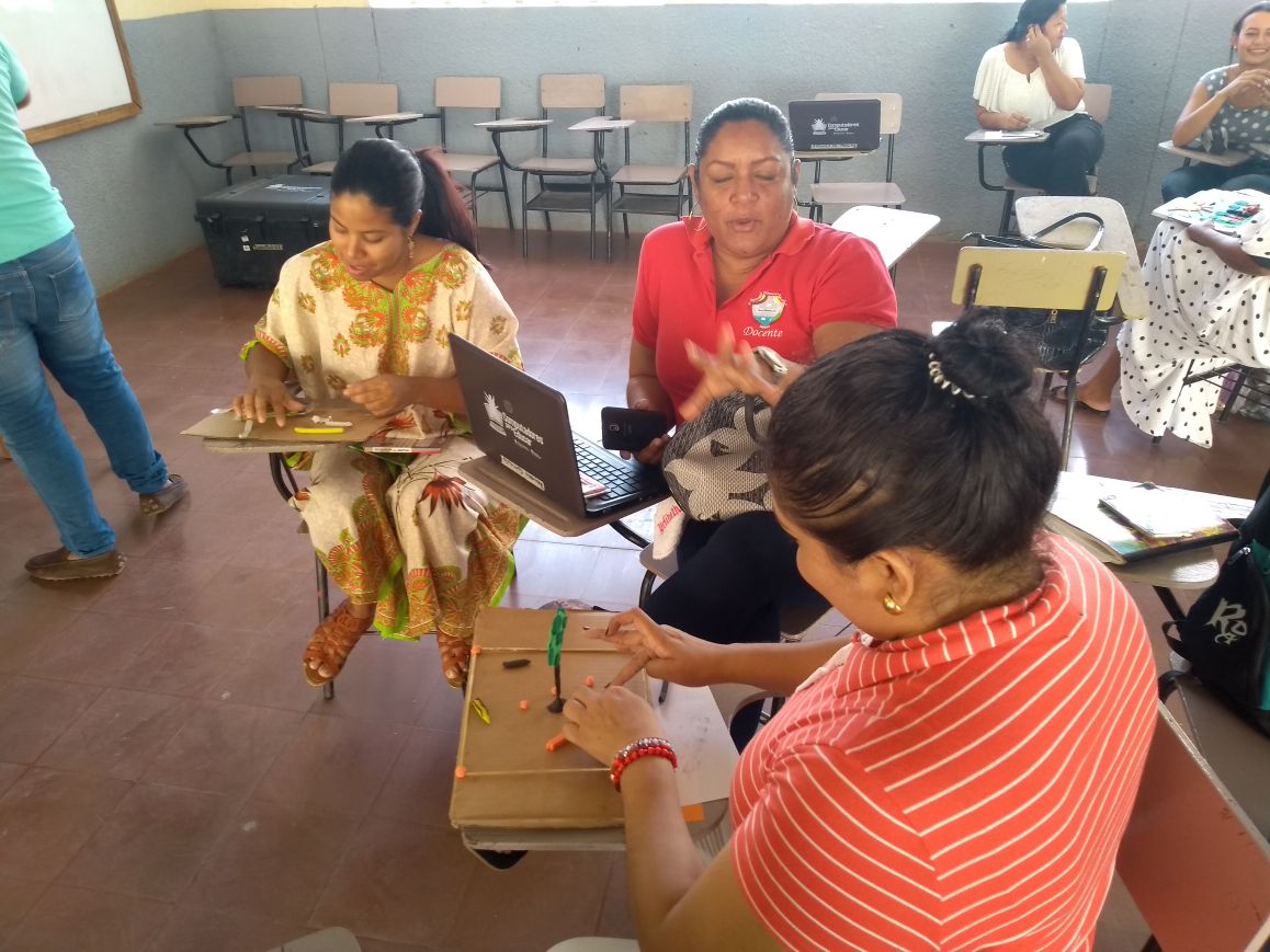 LisethSierra's tweet photo. Internado Indígena San José de Uribia La Guajira se realiza el #diasE reflexionando sobre la efectividad de las estrategias pedagógicas @SvivisBernal https://t.co/2YNsCcFvs7