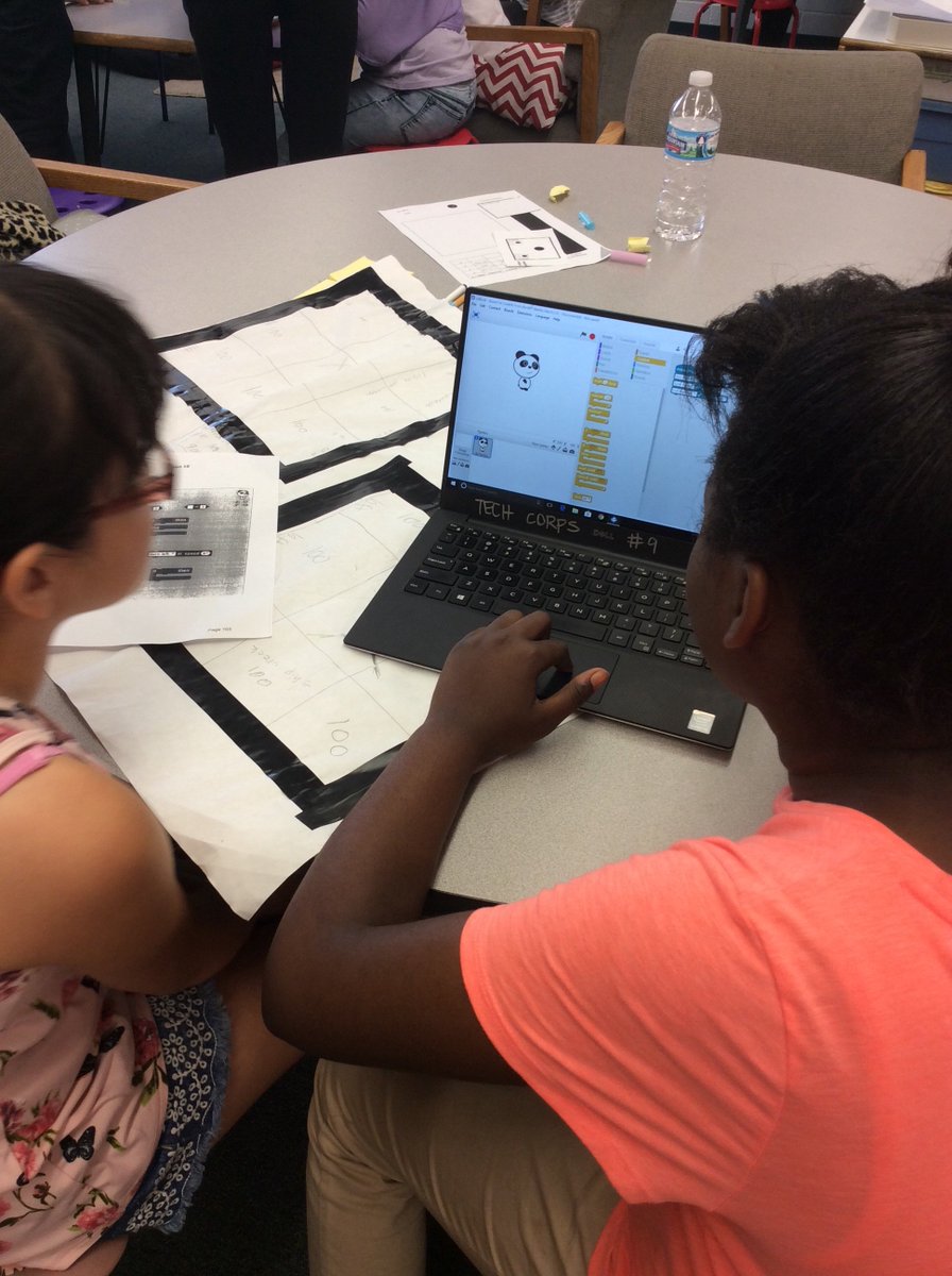 Using our Shipwreck Exploration Designs to program mBots <a href="/HZNElementary/">Horizon Elementary</a> @techcorps_org <a href="/E4Tech_Teacher/">E4Tech</a> Thank you @MrDHilliardTech and Ms. Melendez for joining us!