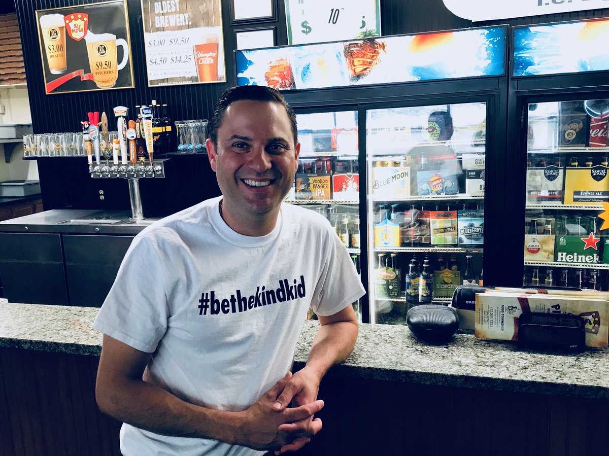 JAMbethekindkid's tweet photo. Coolest #bethekindkid pic of #wearitwednesday @MrsFiliaggi better half #kindguy #kinddad #kindbesteverpizzamaker #sirpizza #bekindtooneanother #bekindeatpizza https://t.co/wwEAfBG3Ke