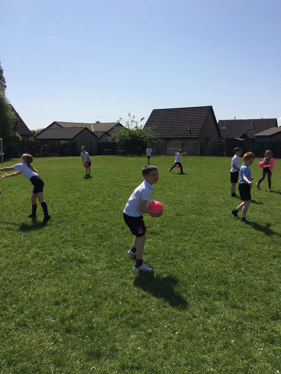 mattocks_ps's tweet photo. Love PE in the sunshine! Miss J was glad her team won the warm up relays 😉 #itwasntadraw #ididntcheat and we enjoyed some more ‘better movers and thinkers’ exercises #outdoors #PE #dinosaurfingers https://t.co/0mLyylb76o