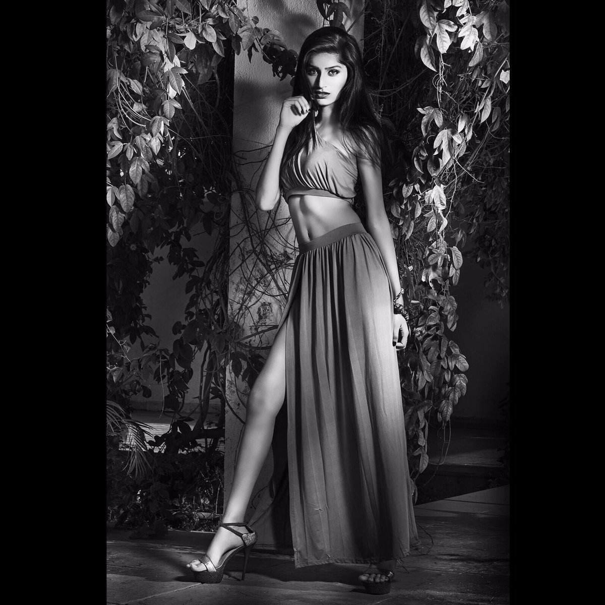 aciddresses's tweet photo. STYLING 
.
.
@sshorewala #styling @SShorewala @aciddresses 
#Mystylingwork #shreyashorewala #sshorewala https://t.co/bPQjFS3Hzk