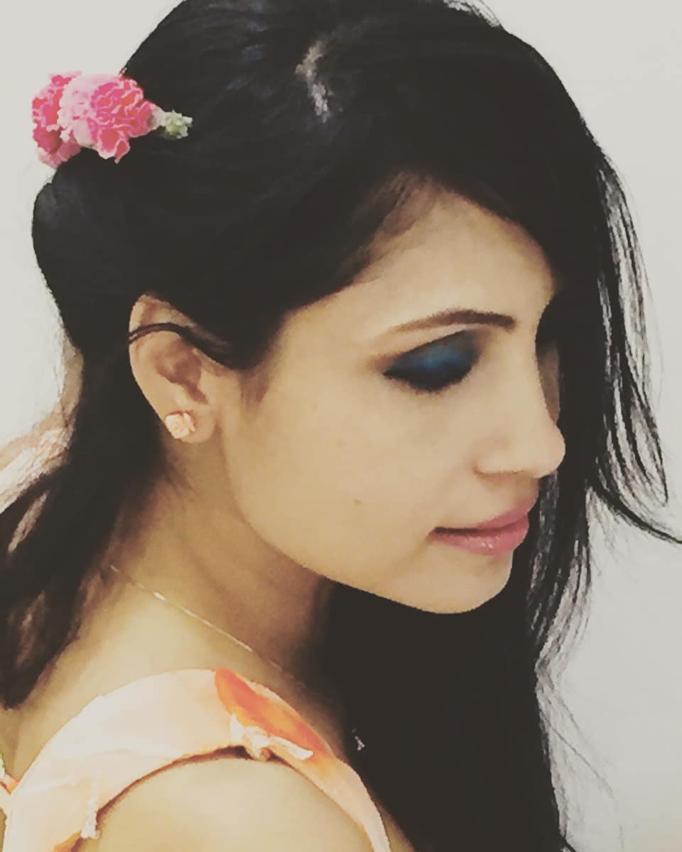 Sudha5657's tweet photo. Shoot to party 
#makeup #boldmakeup #sudhajain  #waterblue #spain #cosmetics #sattle #hairstyles #hairaccessory #eyeshadow #jel #makeupforparty #longstay #killingeyes #eartops #likemyrecent #likechalleng #mshyderabad #mrsindiaadiapacific #sudhajainatraveller #celebrityjudge https://t.co/kHQiYVUo1f