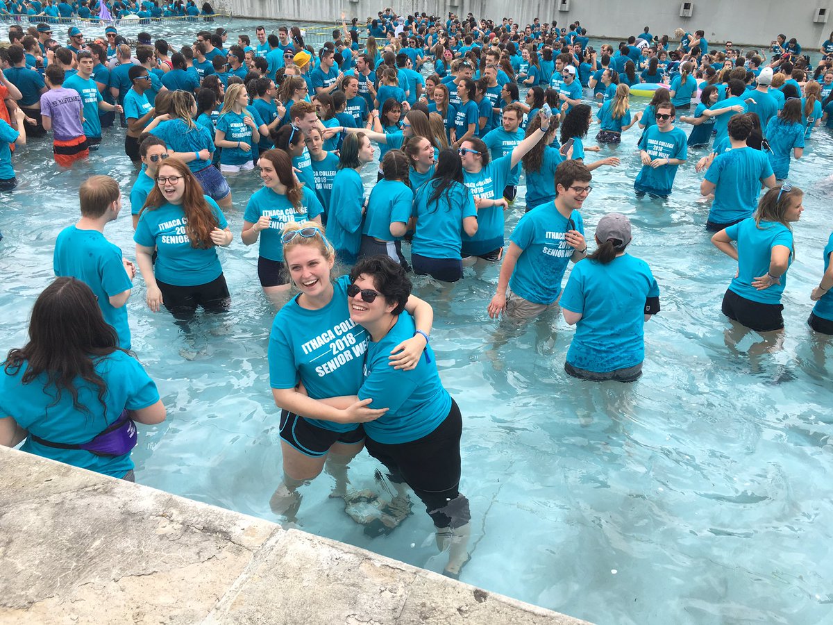 icalumni's tweet photo. They came. They saw. THEY SPLASHED. The Class of 2018 made waves today!! 🎉⛲🌊 #SeniorSplash #ICGrads https://t.co/Tf0Zz274Yg