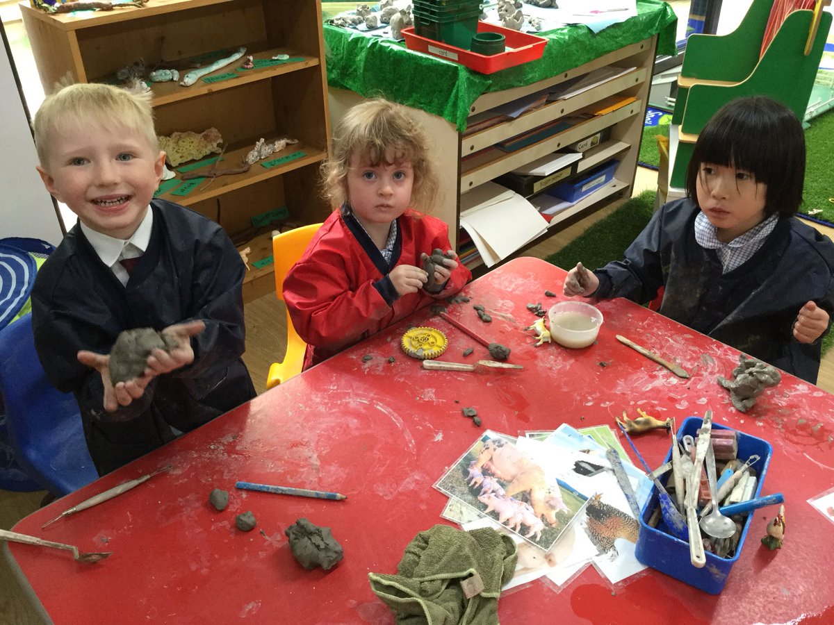 TranbyYear1's tweet photo. #DearFarm working with clay is very tricky ensuring that it doesn’t dry out and crumble. It is also quite hard on the fingers to manipulate so I was very impressed with the lovely farm animals made today using the ball method. Well done class! https://t.co/8UhfuLbvaB