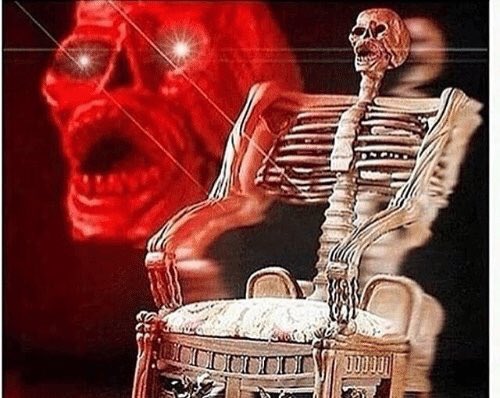 Harryftmitam's tweet image. Someone: *sitting without realizing the social discrepancy they are displaying*
Me: Oh, you haven’t heard? 
#APLang