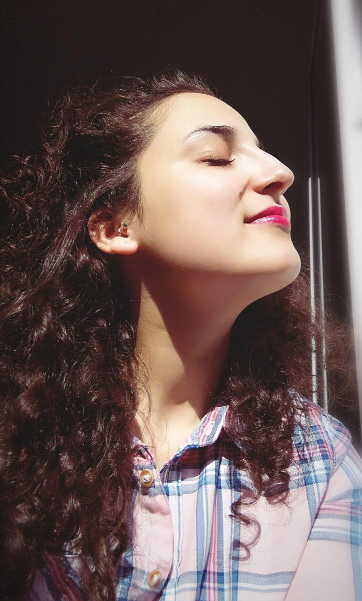JoanaSemiiSemii's tweet photo. ☀️ A tomar banho dos primeiros raios de sol de (quase) Verão. Senti a tua falta. 🌞❤️ #newpic #sun #almostSummer #spring #vinteesete #dayoff #portugal #portugal #fotonova #novafoto https://t.co/12vJIrRFHi