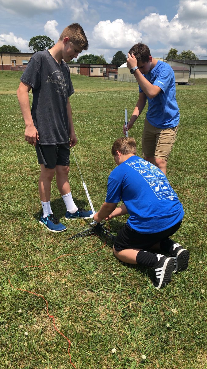 JPprestegard's tweet photo. Rocket Launch Day -2018 @ArabJrHigh @RiLeeMStreet #AJHSscience https://t.co/y04dev1vcP