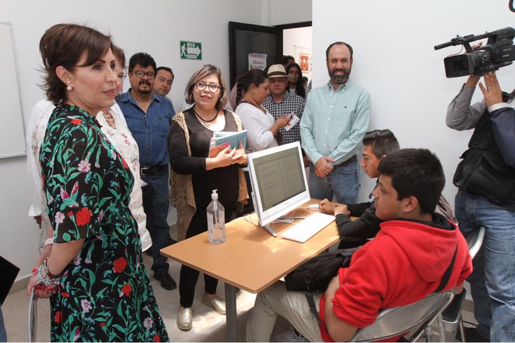 Rosario_Robles_'s tweet photo. Con actividades encaminadas a generar opciones productivas y la convivencia, el Centro de Desarrollo Comunitario "Ampliación Analco", de Ramos Arizpe, #Coahuila, propicia el sano esparcimiento y la salud física y mental de niñas y niños. Compromiso cumplido del @gobmx https://t.co/KQR1jwBgtJ