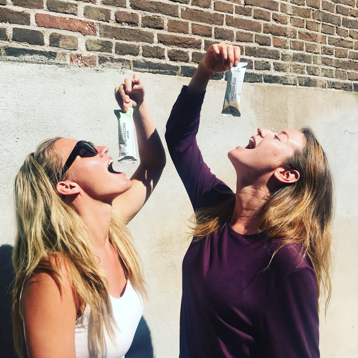 Ja, ik vind het persoonlijk ook wat ver gaan maar het schijnt zo te zijn dat “proteïne repen happen” het nieuwe “haring happen” is... #adique