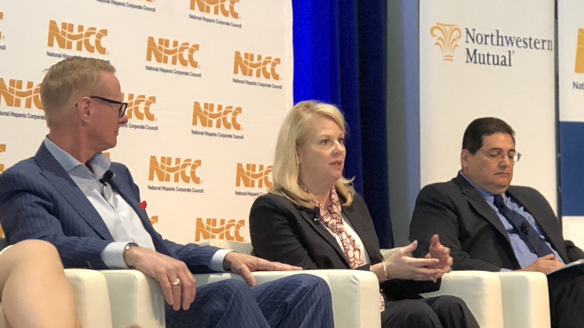 SloaneLucas's tweet photo. Companies need to create a “mosaic of programs” when building internal mentoring programs - because one size doesn’t fit all, according to Corinne Abramson of @ChoiceHotels Great panel at @NHCCorg #NHCCSummit https://t.co/M4Euk5AMt8