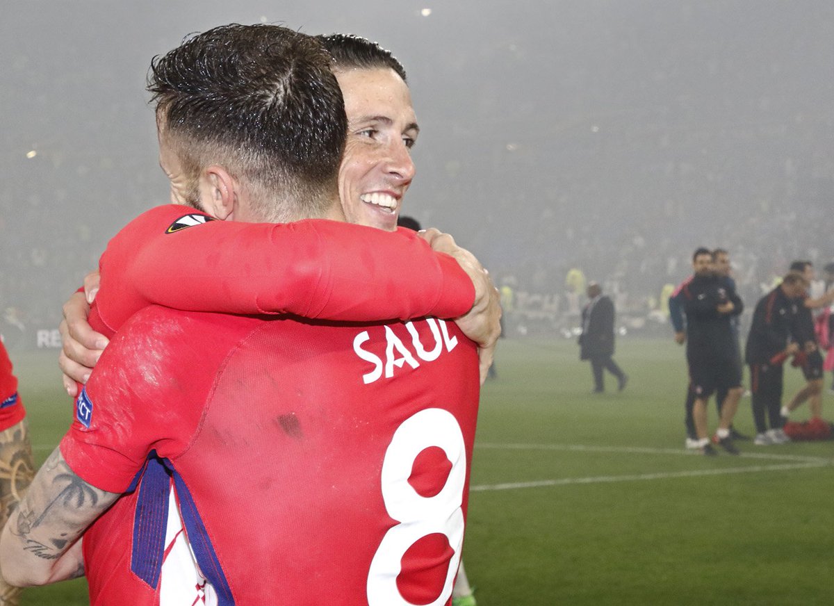 atletienglish's tweet photo. 🏧🏆 ¡CAMPEOOOOONES, CAMPEOOOOONES! 🏧🏆 
#RoadToNeptuno #AúpaAtleti https://t.co/Eq3ECrzbFi