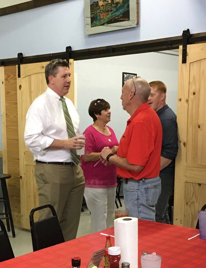 _WhitHughes's tweet photo. I enjoyed visiting with voters of Simpson County at Williams Good Ole Days Buffet in Mendenhall this afternoon.
#WhitHughesForCongress #24CountyCampaign https://t.co/YXDS6bf8dh
