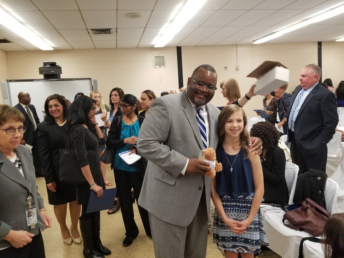 dave_trethaway's tweet photo. Ava Bullis with Commissioner Repollet. Great day congratulations Ava https://t.co/Ju5oeMjWQz