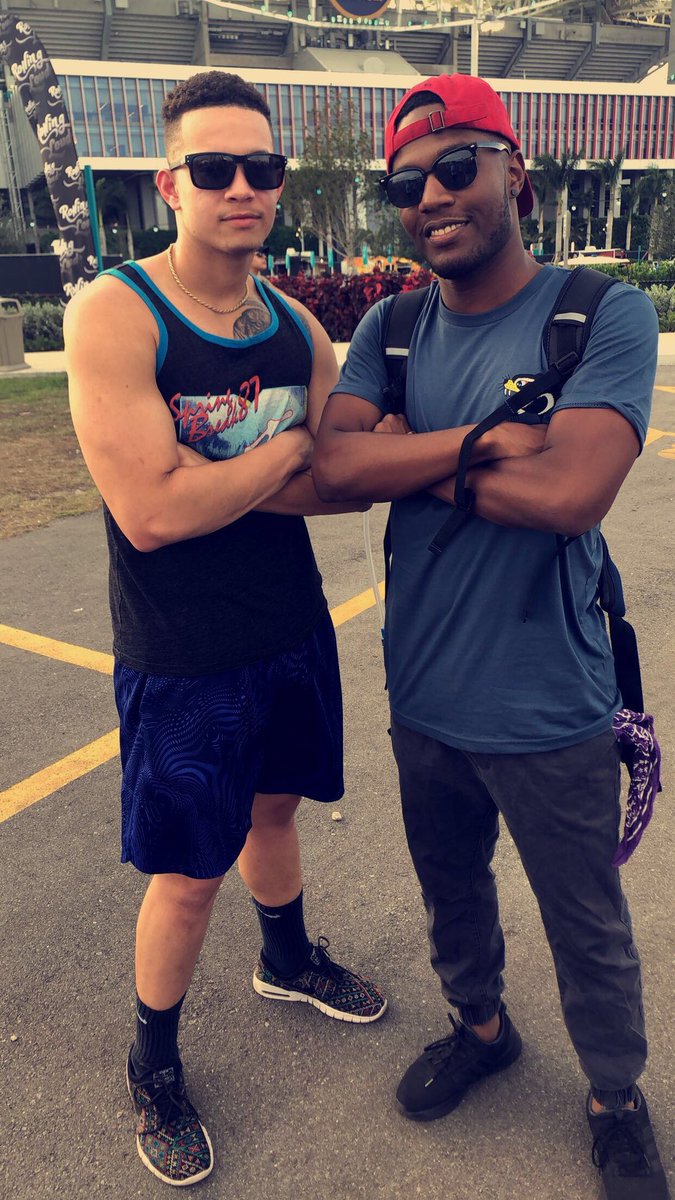 iamkiddkev's tweet image. Hands down the highlight of the weekend. A couple of my bros and I chipped in to cover Javaris’s Rolling Loud ticket and his older brother covered his flight from Guyana. Mad love bro! Keep doing great things in the Peace Corps! That’s my dean y’all! #Fall15 @javarisx3