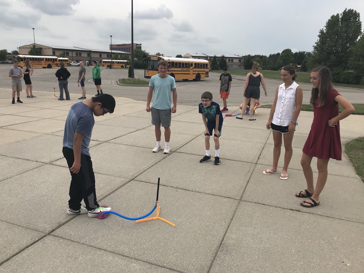 Stomp Rockets, Chalk, and Bubbles...Oh My! What a fantastic day with our Science Friends! #WWSRocks #wmsshamrocks