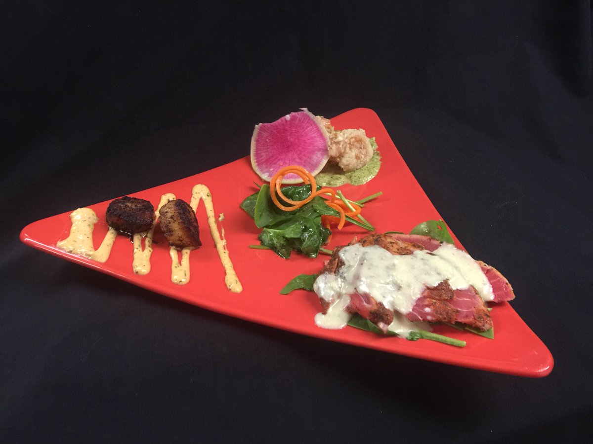pomegranateva's tweet photo. Don't forget to schedule your #business or #company event with Pomegranate. We can provide amazing food in the  restaurant or at your facility. Remember, everything we prepare is fresh and cooked to order. https://t.co/xkfFP8Z7OV