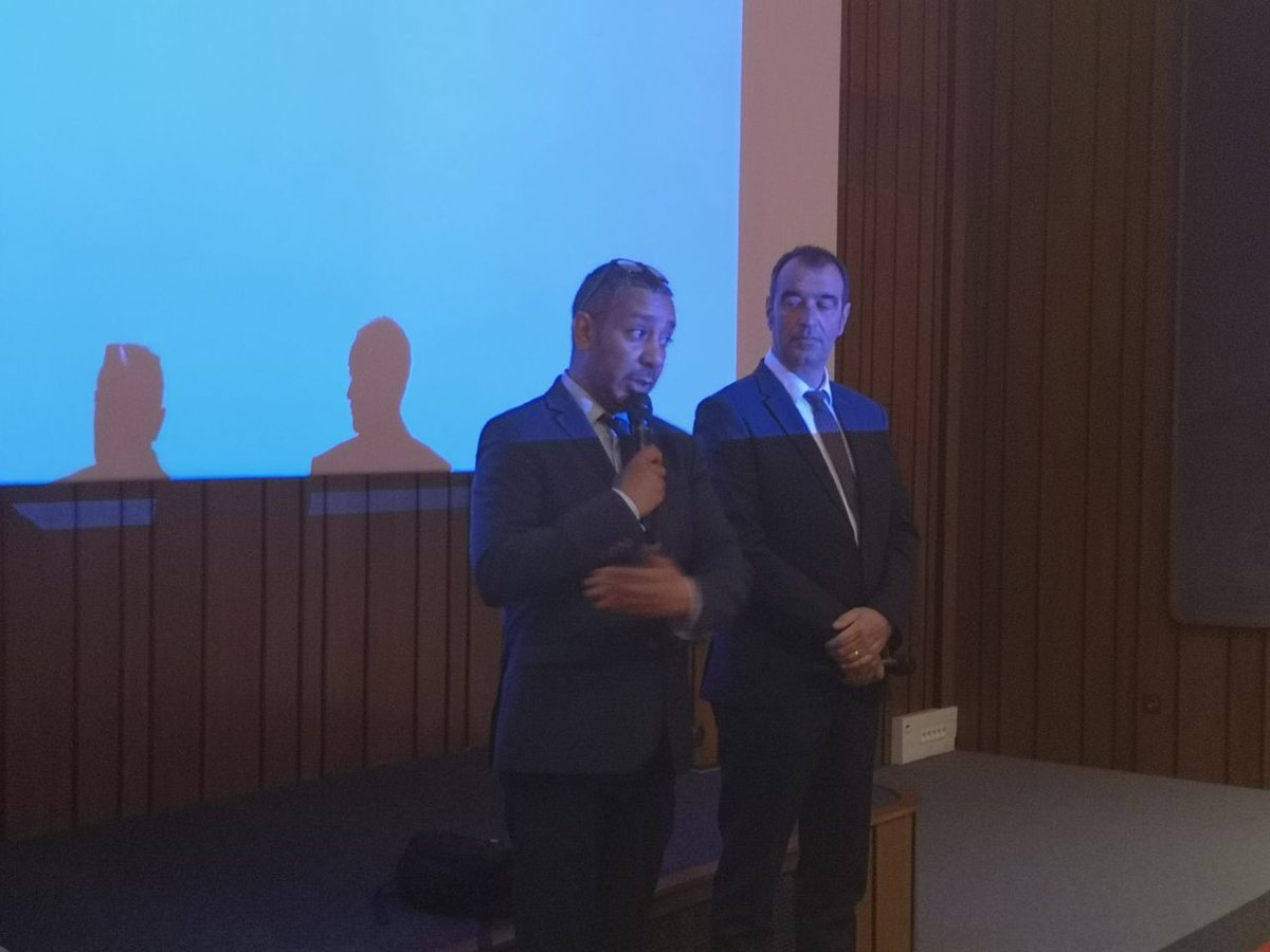 mustapha_laabid's tweet photo. 🎬 Avec mon ami @ebothorel pour la projection à @AssembleeNat du #documentaire #AtelierDeConversation. https://t.co/yGfDWHBRZm