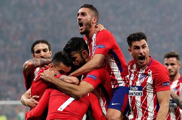 Albert_Rivera's tweet photo. Enhorabuena al @Atleti y a la fantástica afición colchonera por este nuevo título europeo!! Partido a partido, el fútbol español sigue dominando el continente 👏🏻🏆 #UELfinal https://t.co/RXmUQ5N2b5